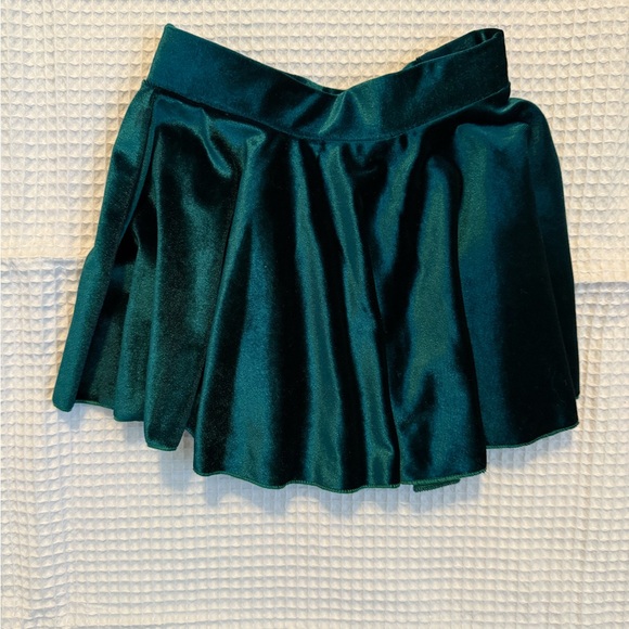Elegant Green Velvet Skirt