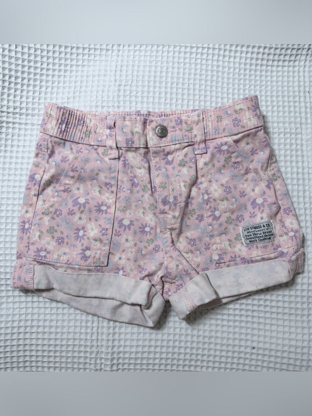 Levi's High Rise Shorts Floral Jean Shorts in Pink & Purple Size 6